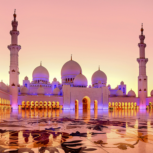 Sheikh Zayed Grand Mosque at dusk in Abu Dhabi, UAE